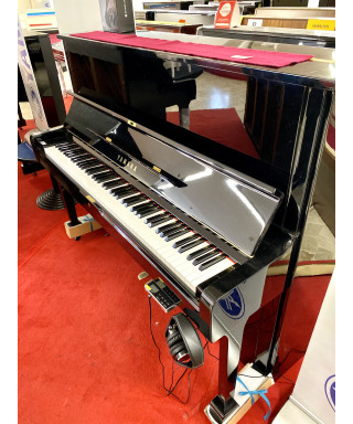 Vertical piano YAMAHA U1H + Silent.