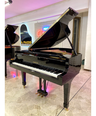 Half-tail piano YAMAHA MoD. C3 black rental