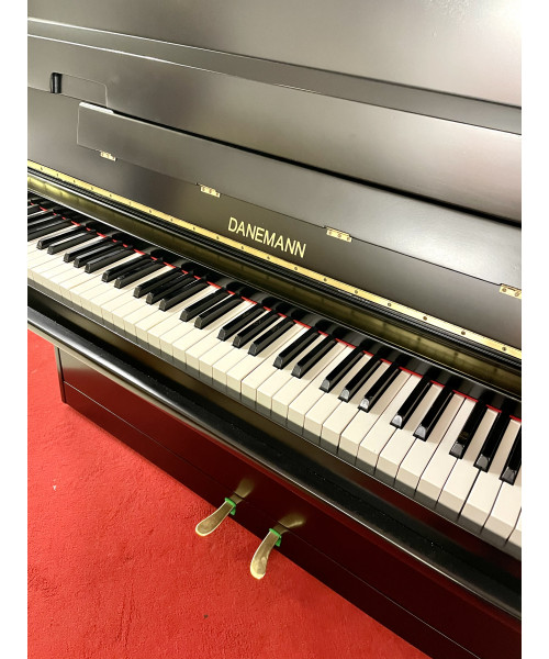 Vertical piano Danemann mod. Y black satin