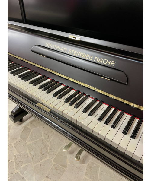 PIANOFORTE VERTICALE GROTRIAN STEINWEG NERO SATINATO