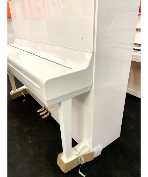 Vertical piano YAMAHA Mod. U3 shiny white