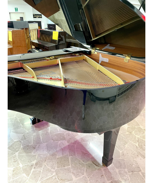 Half-tail piano YAMAHA MoD. C3 polished centenary black