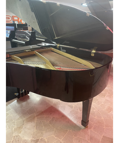 Half-tail piano YAMAHA MoD. C3 shiny black