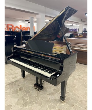 Half-tail piano YAMAHA Mod. C7 shiny black