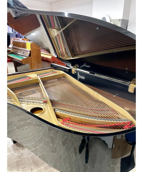 Half-tail piano YAMAHA Mod. G3 Glossy Black