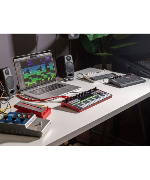 IK MULTIMEDIA UNO SYNTH PRO DESKTOP - SINTETIZZATORE ANALOGICO COMPATTO