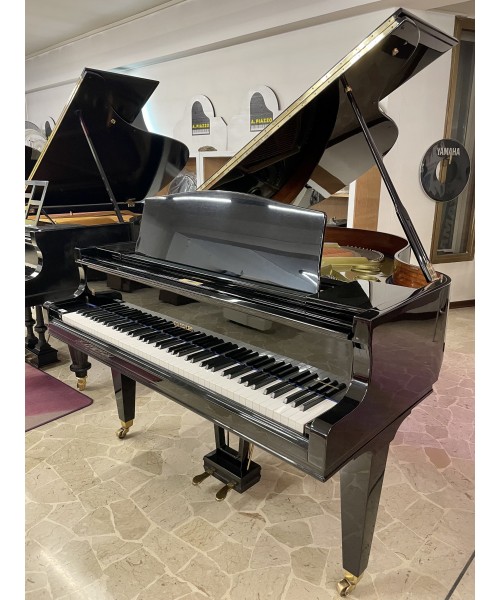 Half tail piano and. SEILER Glossy black