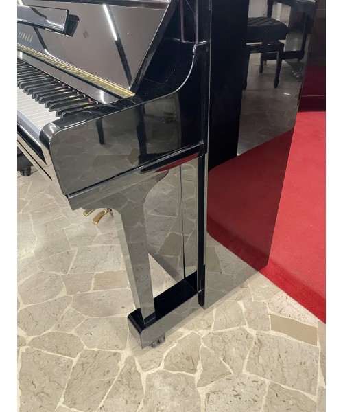 Vertical piano YAMAHA U3S glossy black