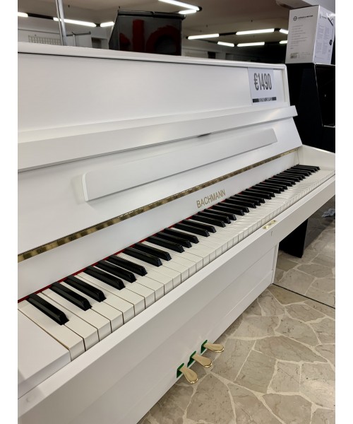 Vertical piano mod.108 white