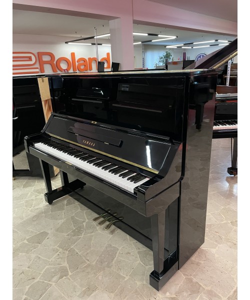 Vertical piano YAMAHA U3x glossy black