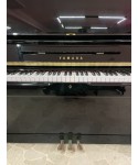 Vertical piano YAMAHA U3x glossy black