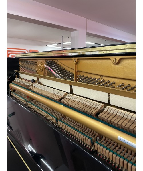 Vertical piano YAMAHA U3x glossy black
