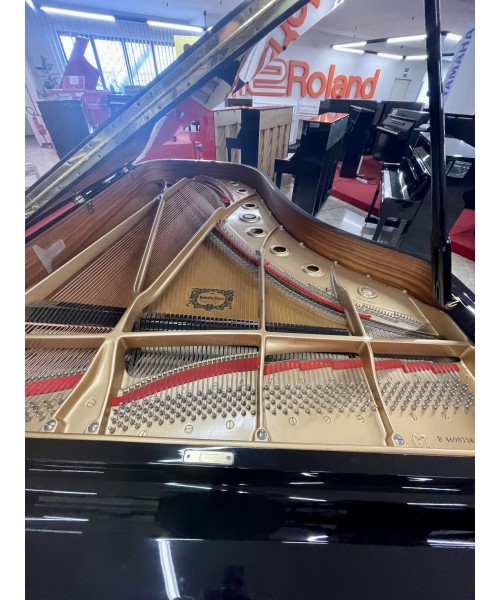 Tailed piano YAMAHA MoD. C7 glossy lacquered black