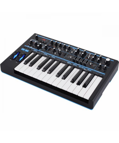 NOVATION Bass Station II