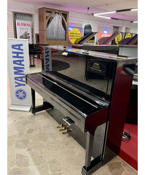 Vertical piano YAMAHA Mod.U1 Black glossy lacquered