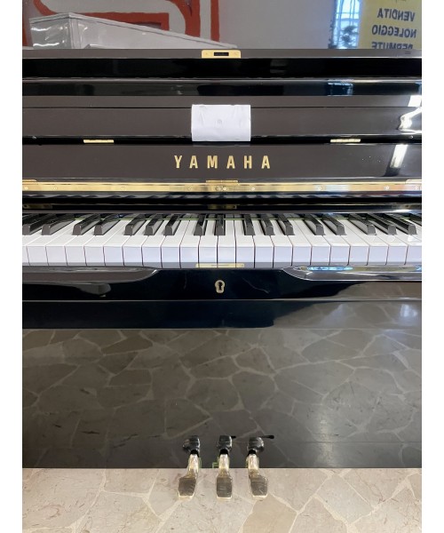 PIANOFORTE VERTICALE YAMAHA MOD.U1H NERO LACCATO LUCIDO