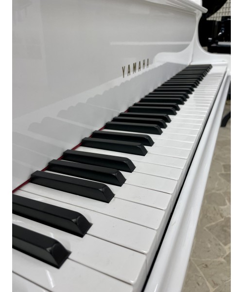 PIANOFORTE MEZZA CODA YAMAHA MOD. G2 BIANCO
