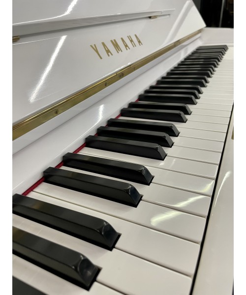 Vertical piano YAMAHA Mod.u1 glossy white