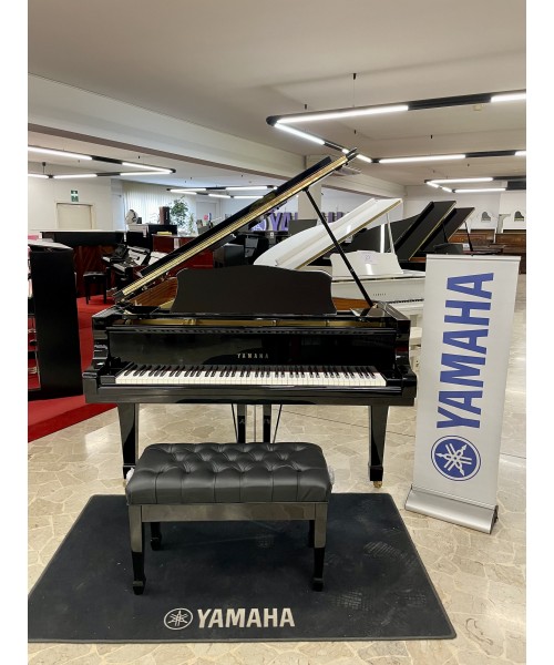 Tailed piano YAMAHA MoD. C7 glossy black