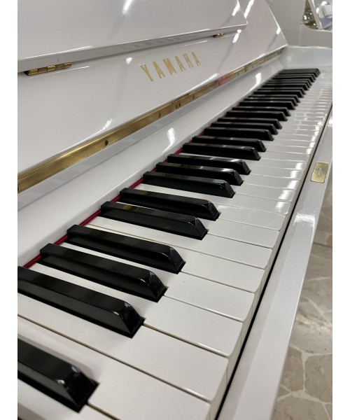 Vertical piano YAMAHA MoD. U2 glossy white