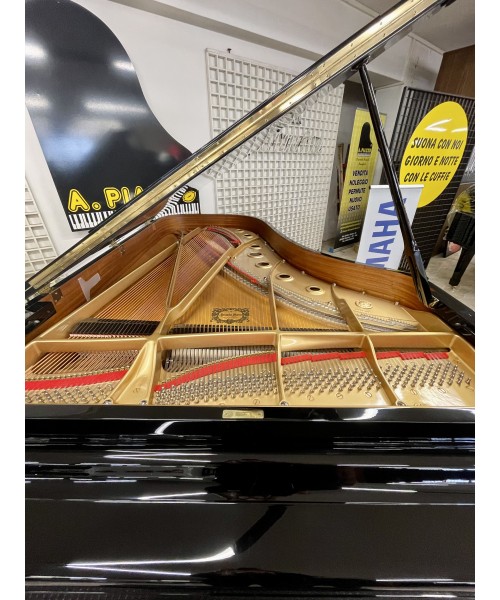 Tailed piano YAMAHA C7 glossy black