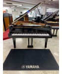 Half-tail piano YAMAHA G5 glossy black