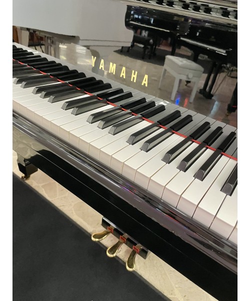 PIANOFORTE A MEZZA CODA YAMAHA G5 NERO LUCIDO