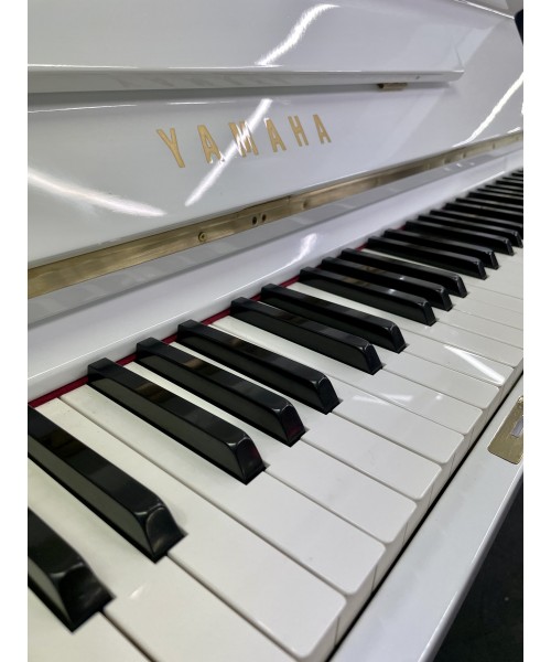 Vertical piano YAMAHA MoD. U1 glossy white