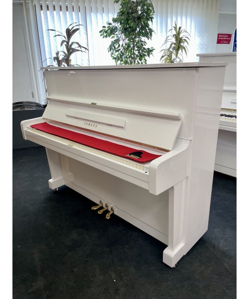 Vertical piano YAMAHA MoD. U1 glossy white