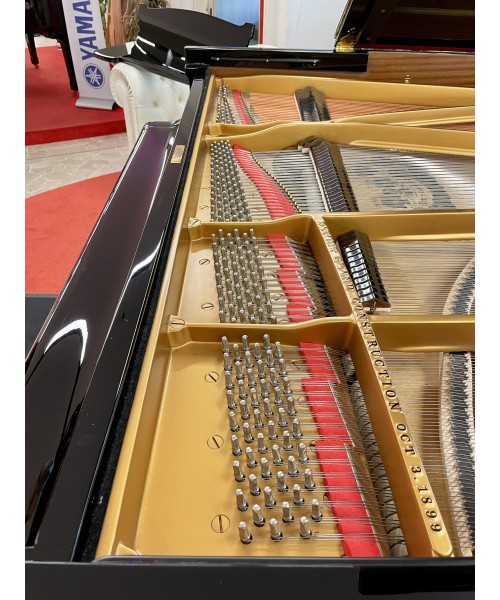 Half-tail piano STEINWAY & SONS MoD. Or shiny black