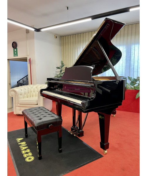 Half-tail piano STEINWAY & SONS MoD. Or shiny black