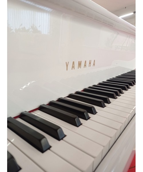PIANOFORTE A MEZZA CODA YAMAHA C3 BIANCO LUCIDO