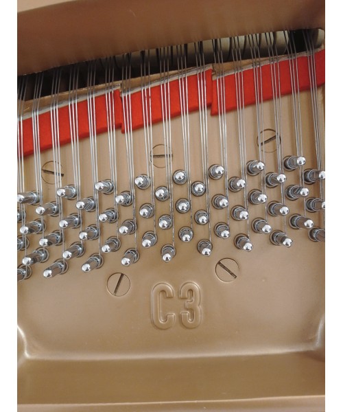 Half-tail piano YAMAHA C3 glossy white