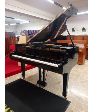 Tailed piano YAMAHA G2 glossy black
