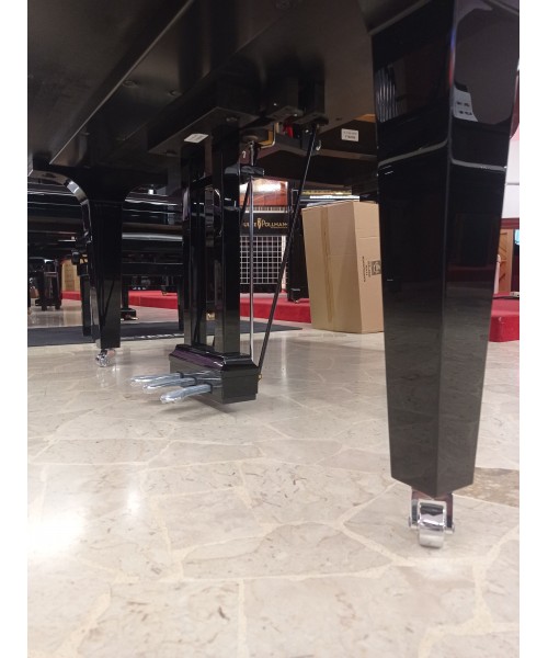 Half-tail piano KAWAI GL10 glossy black