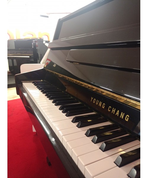 Vertical piano YOUNG CHANG Mod.U109 Glossy black