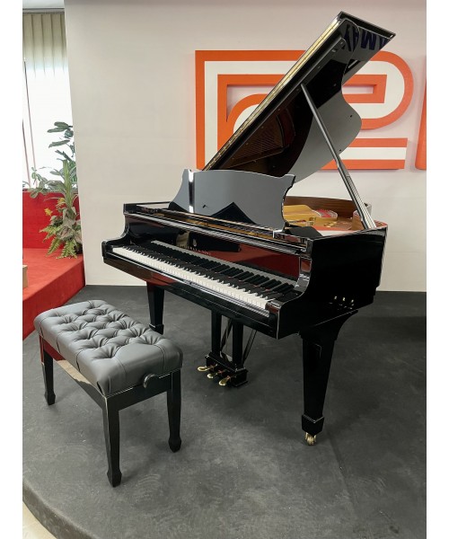 Half-tail piano STEINWAY & SONS MoD. M170 glossy black