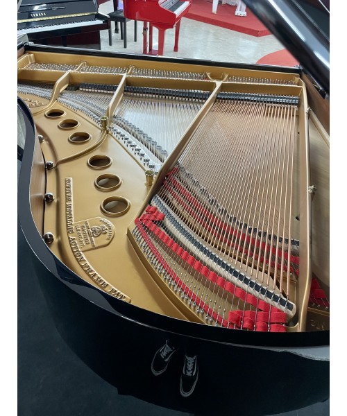 Half-tail piano STEINWAY & SONS MoD. M170 glossy black