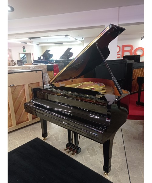 Half-tail piano YAMAHA MoD. G1 glossy black