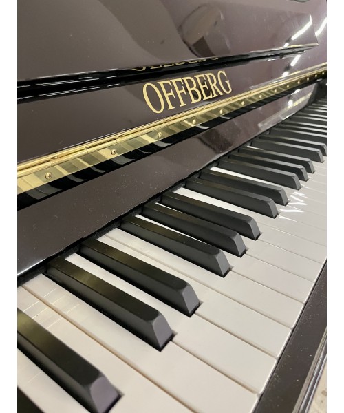 Vertical piano OFFBERG MoD. L122T shiny black + silent