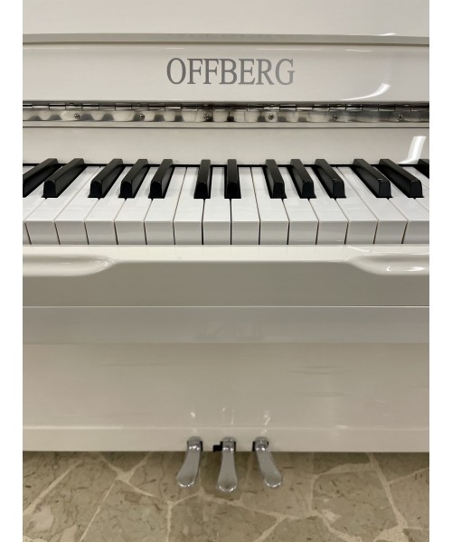 Vertical piano OFFBERG Mod.122t shiny white