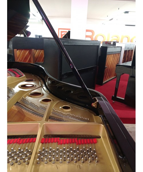 PIANOFORTE MEZZA CODA YAMAHA MOD. C3 NERO LUCIDO