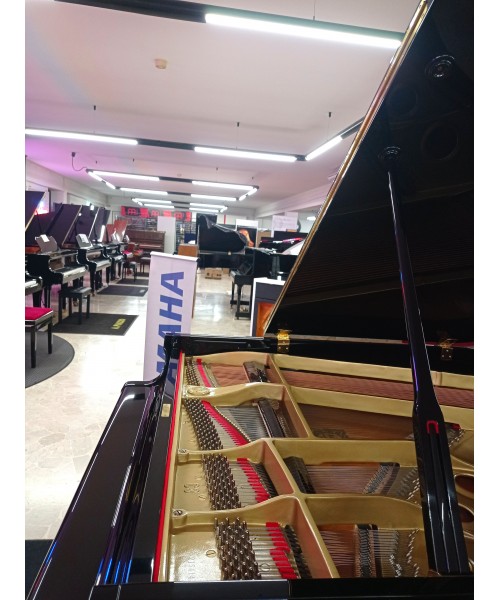 PIANOFORTE MEZZA CODA YAMAHA MOD. C3 NERO LUCIDO