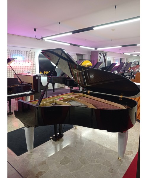 Half-tail piano YAMAHA MoD. C3 shiny black