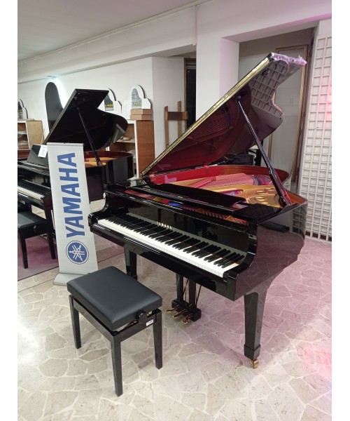 Tailed piano YAMAHA C3 BK