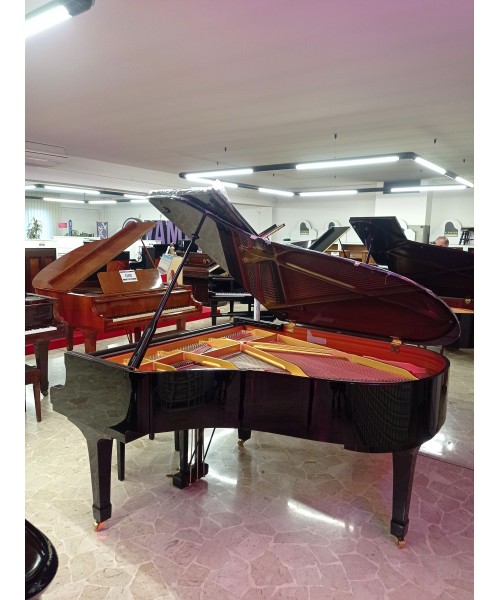 Tailed piano YAMAHA C3 BK