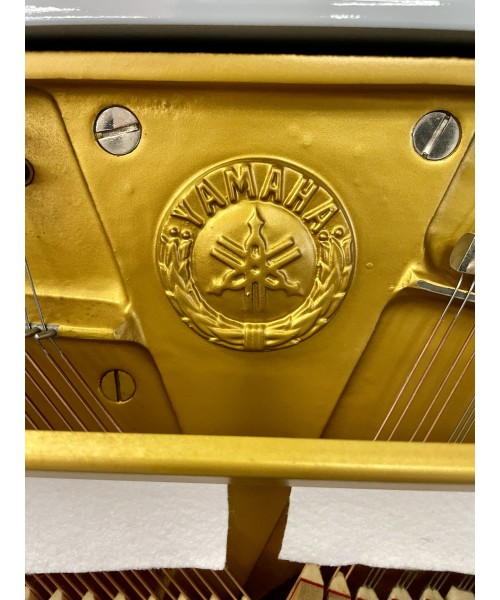 Vertical piano YAMAHA MoD. U1H glossy gray