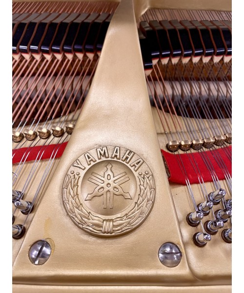 Half-tail piano YAMAHA MoD. G2 glossy black