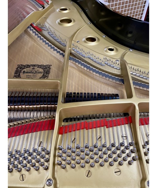 Half-tail piano YAMAHA MoD. G2 glossy black