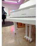 Half-tail piano YAMAHA G3 glossy white